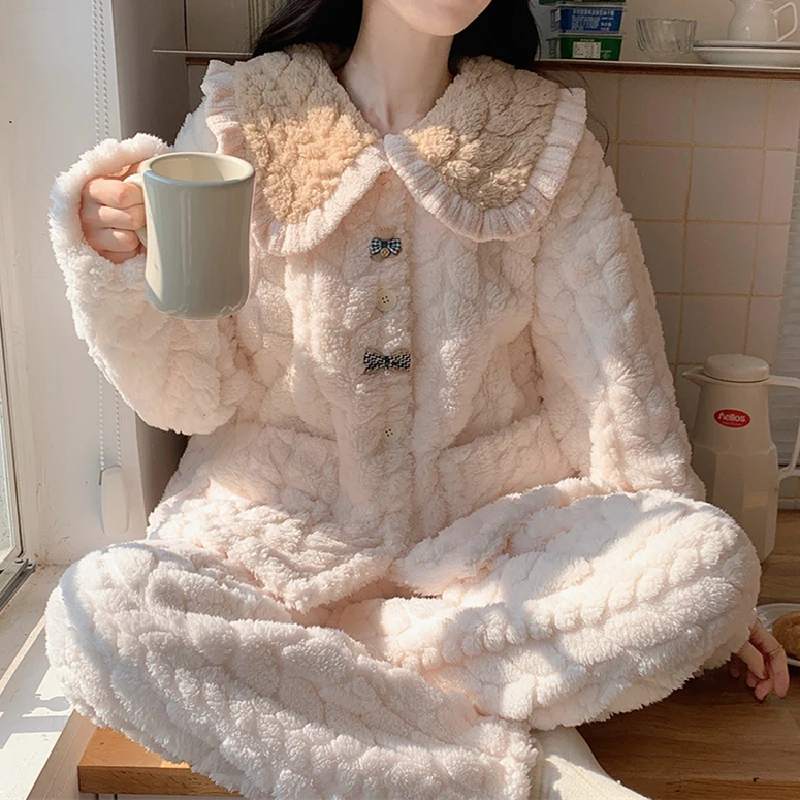 高颜值可外穿洋气睡衣女秋冬款加绒加厚网红高级珊瑚绒家居服套装