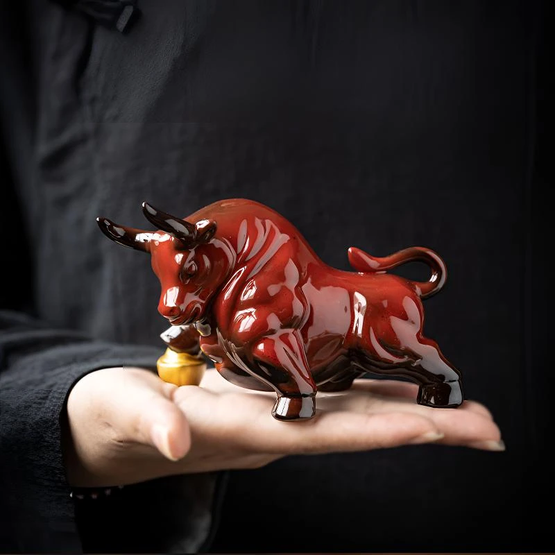 开业礼品创意红色陶瓷牛小摆件家居玄关办公室摆设茶道茶玩生肖牛