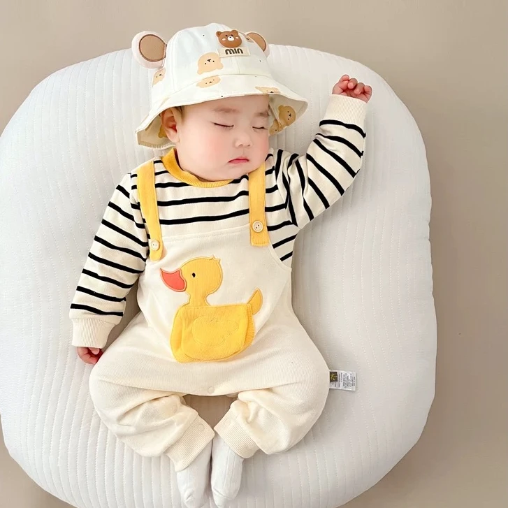 超萌可爱新生婴儿宝宝衣服连体衣哈衣爬服小鸭子百天满月春装外出