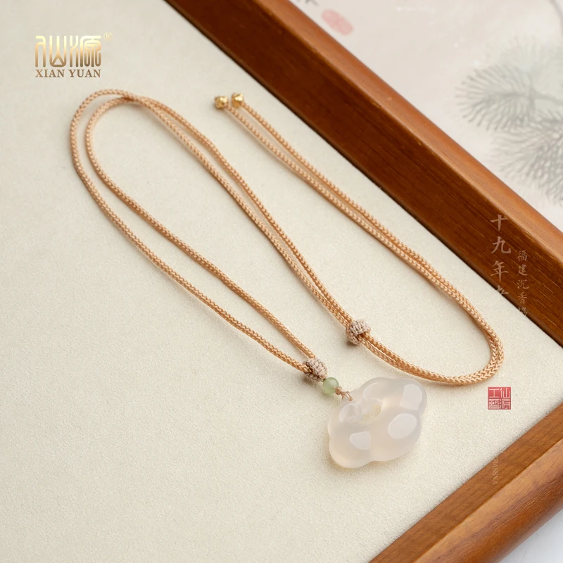 玉髓如意锁3mm+和田玉晴水脖挂硬绳抽绳极简气质中式手编