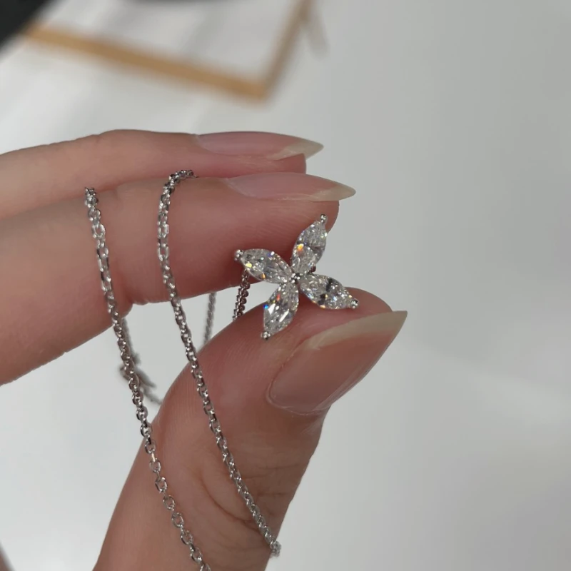 坠链均925银合成锆石 高定白金色维多利亚项链