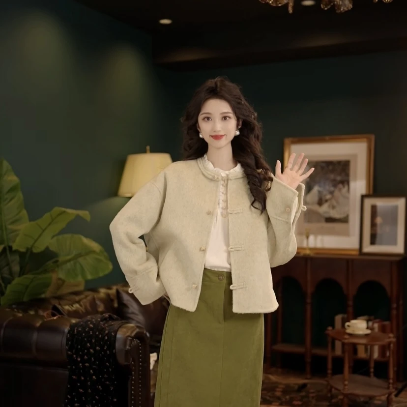 琦琦【忘忧岛】港风复古纯色显瘦外套YX9019070