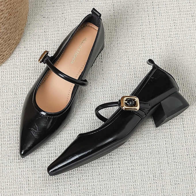 法式尖头气质百搭单鞋女2024新款浅口一字扣粗跟软皮通勤单鞋