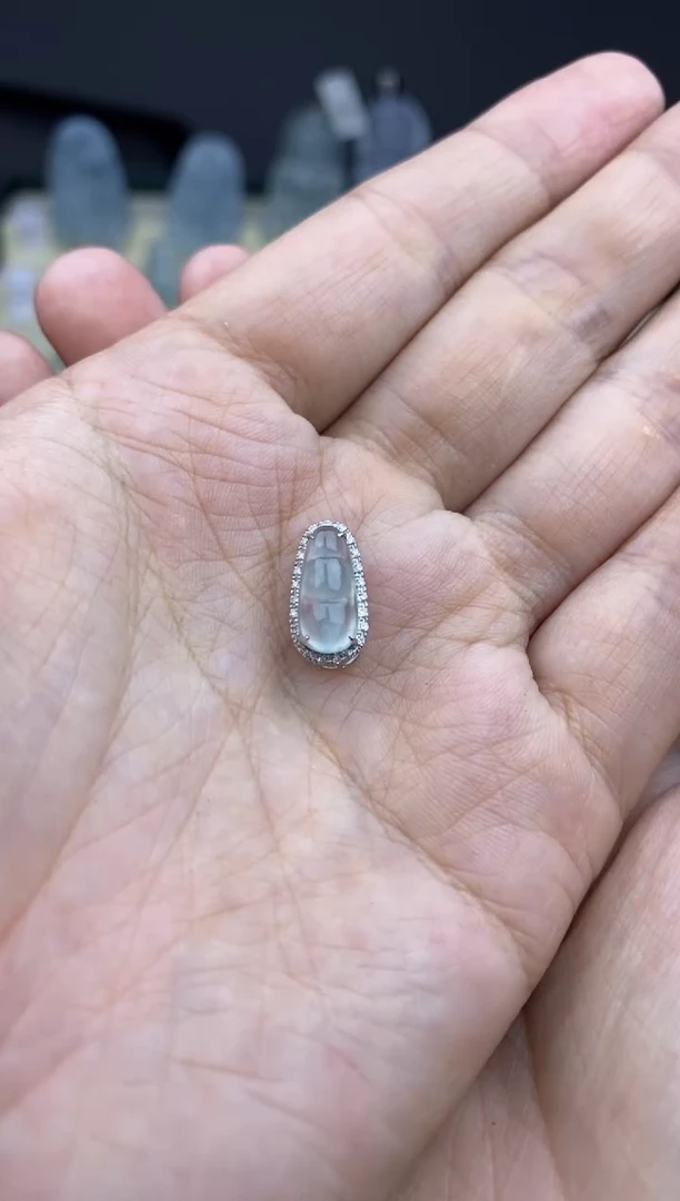 【闪购商品】翡翠颈饰18K金镶嵌挂件