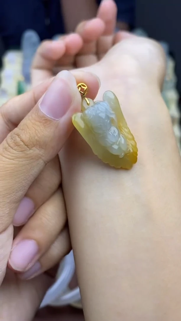 【闪购商品】翡翠颈饰18K金镶嵌挂件
