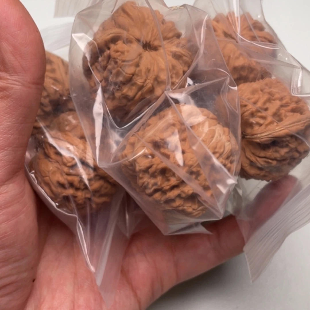 【闪购商品】文玩核桃把件托****辉