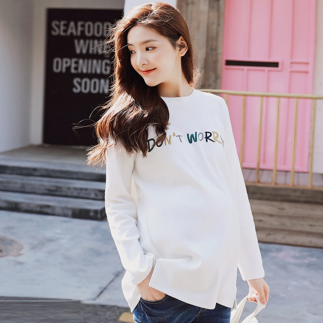 孕妇装春秋外穿时尚白色休闲T恤宽松大码显瘦打底长袖孕妇卫衣