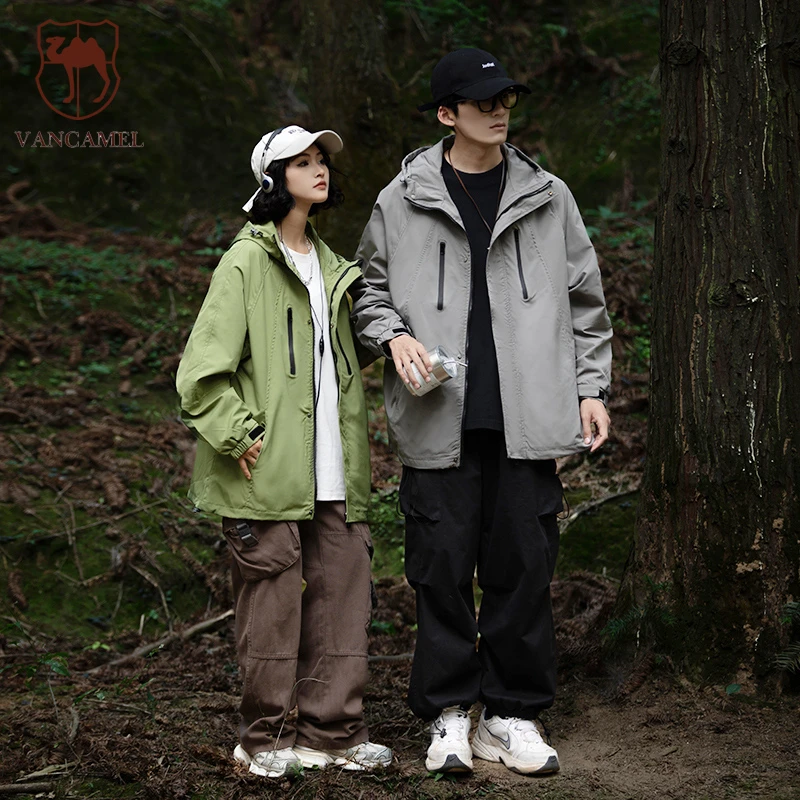 西域骆驼户外登山服户外防风夹克情侣款外套休闲风衣FLY6228