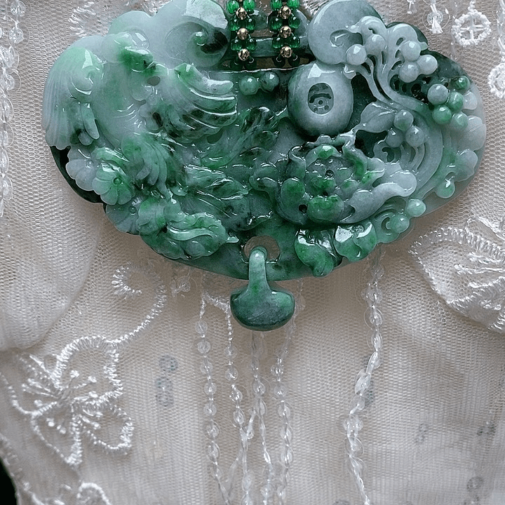 翡翠吊坠(赠链)未镶嵌绿翡翠凤凰锁牌，链子赠予一起45