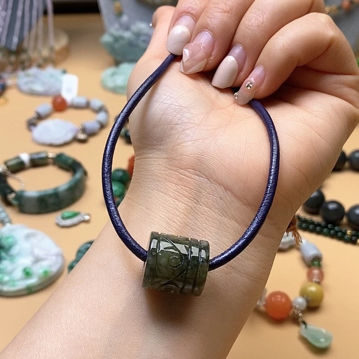 翡翠吊坠(赠链)未镶嵌路路通21