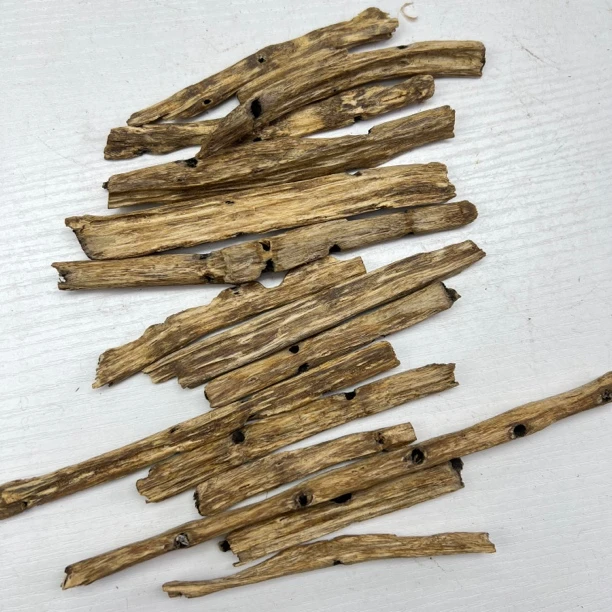 155H8.天然香料【乌身红油】原材料发1份