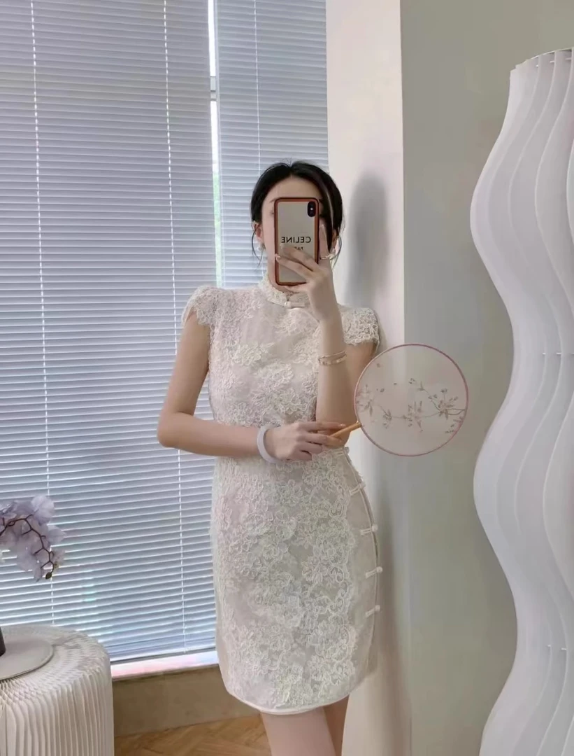 新中式改良连衣裙夏装女2024年新款国风温柔刺绣蕾丝修身旗袍裙子