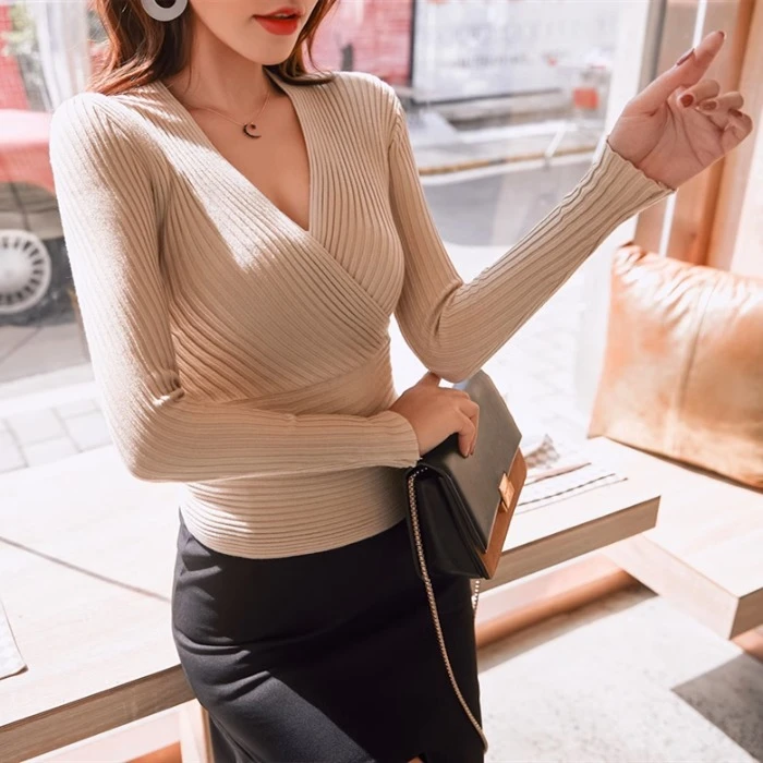 v领毛衣女春秋长袖低胸性感针织打底衫短款外穿修身显瘦辣妹上衣