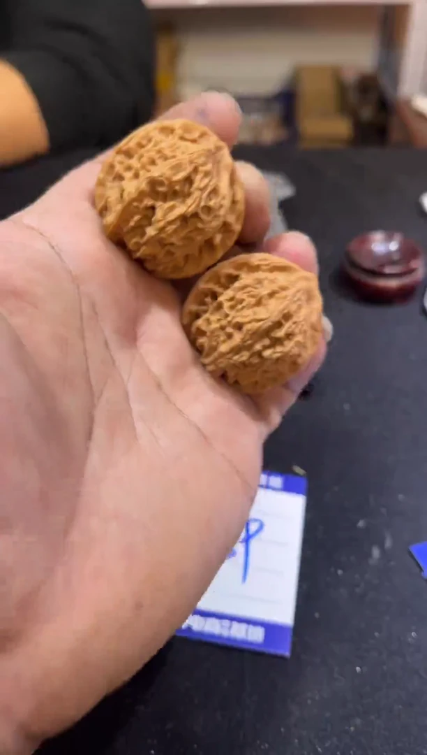 【闪购商品】文玩核桃把件37老款狮子头 159
