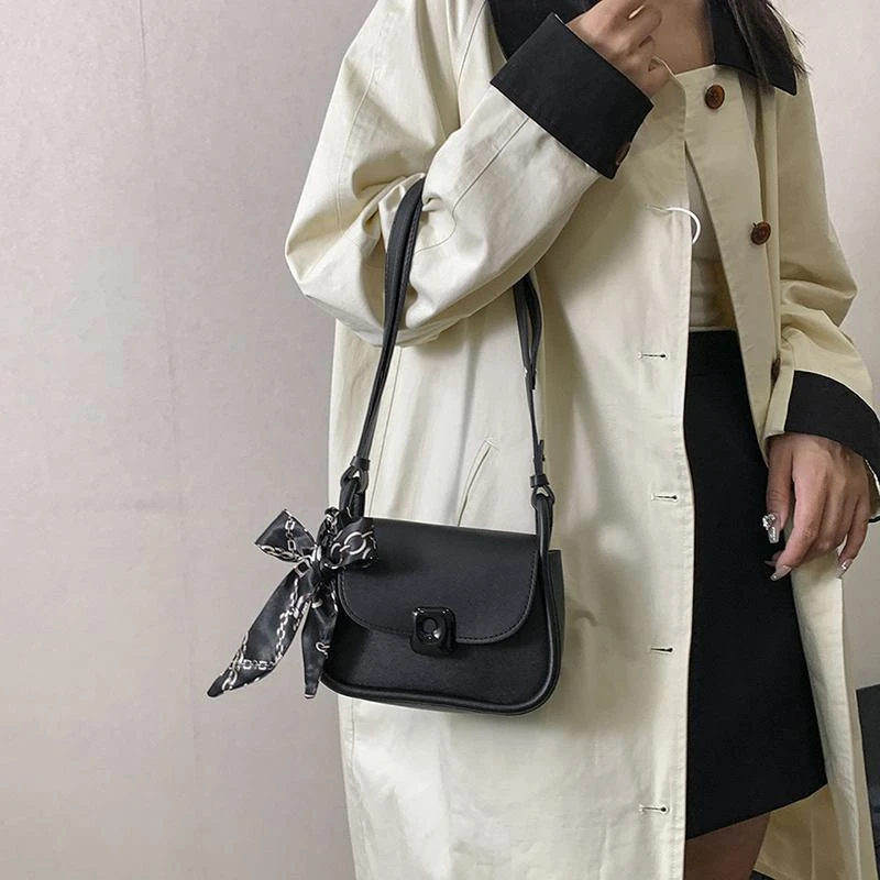 2023年秋季新款潮流女包时尚单肩简约斜跨小众设计流行通勤小方包