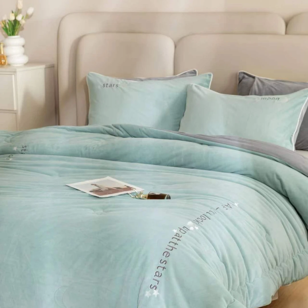 锡林家纺超柔懒人被    轻奢加绒毛绒加厚纯色绣花绒被奶绒