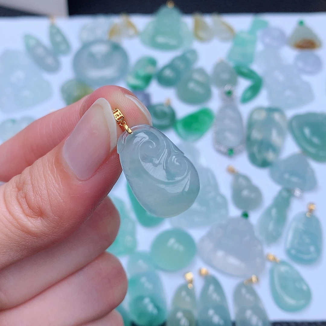 翡翠颈饰18K金镶嵌天然翡翠