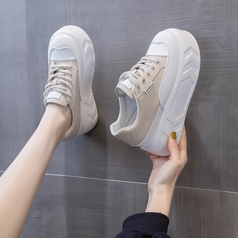 内增高8.5cm真皮小白鞋女2024新款休闲运动厚底松糕板鞋8177-8