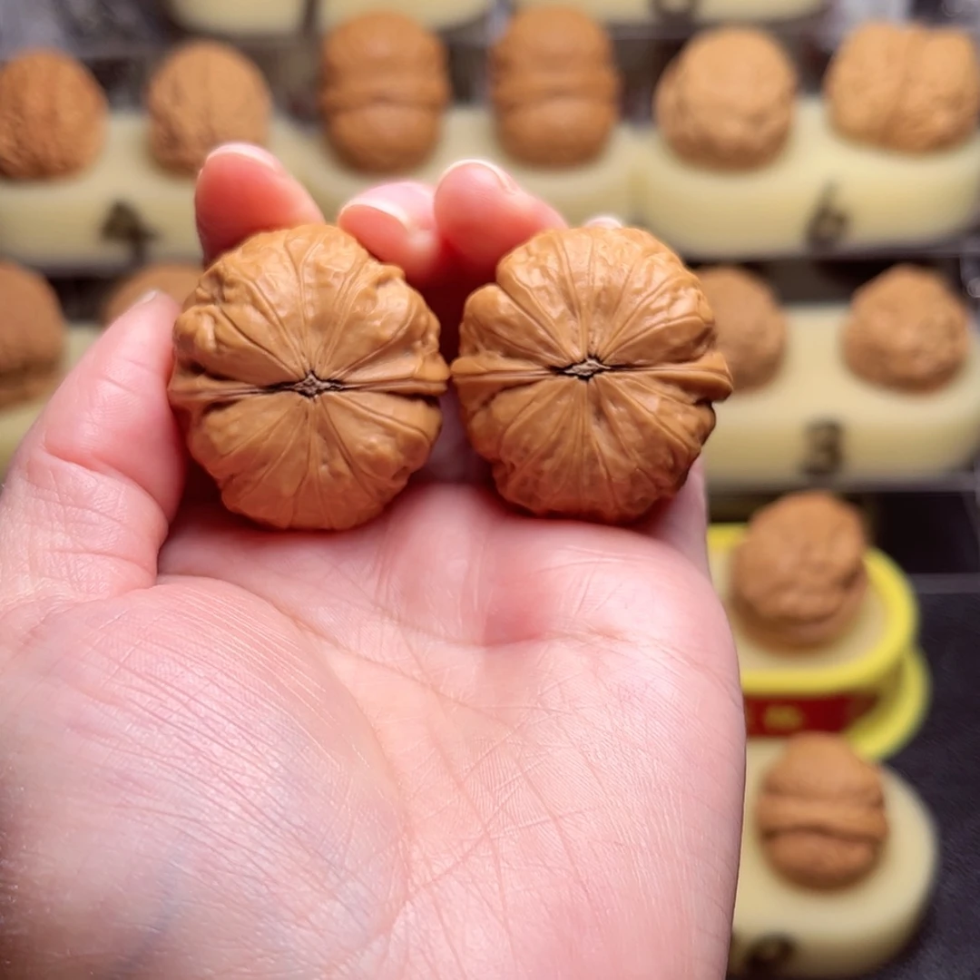 【闪购商品】文玩核桃把件?****