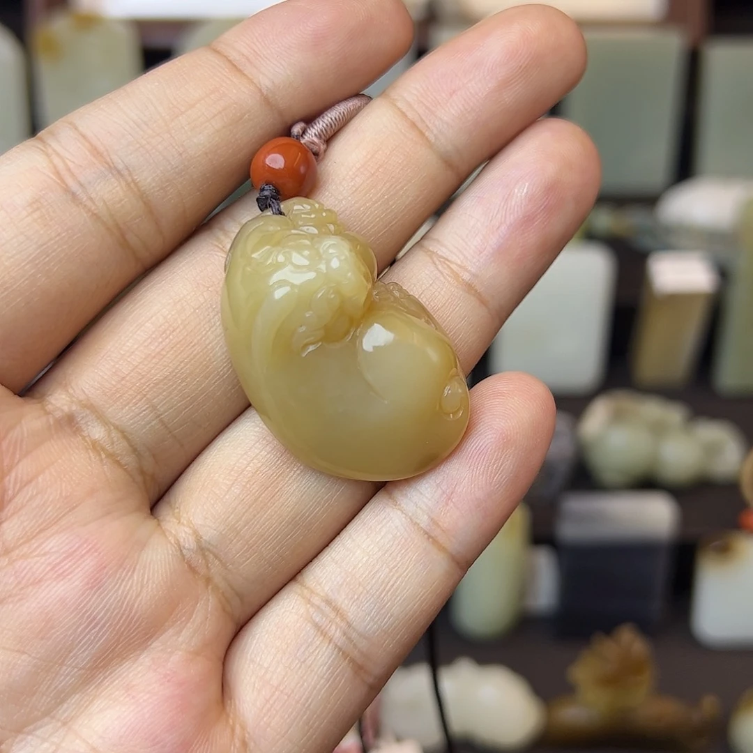 和田玉颈饰未镶嵌