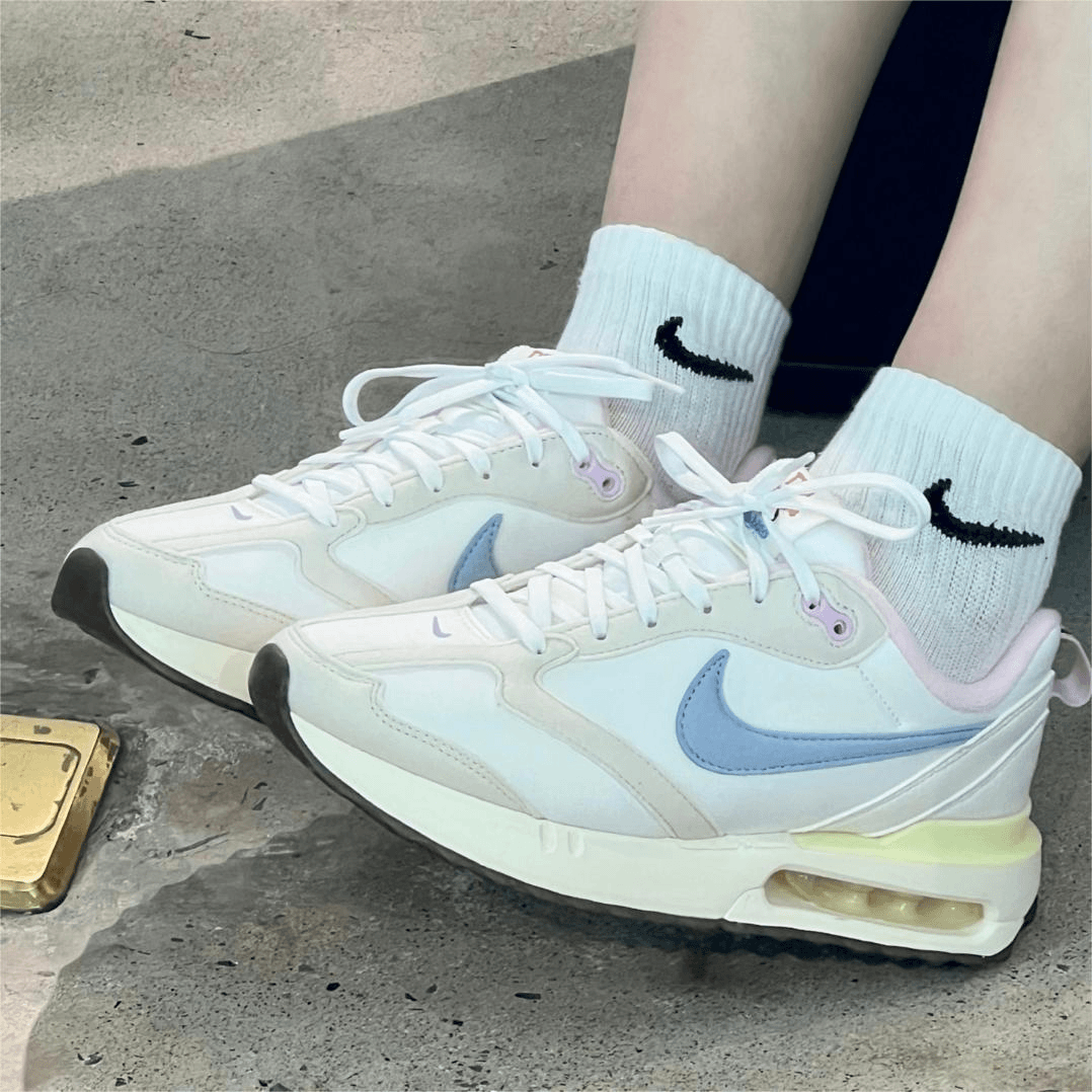 Nike/耐克 Air Max Dawn 女款 复古防滑低帮生活休闲鞋FN3445-141