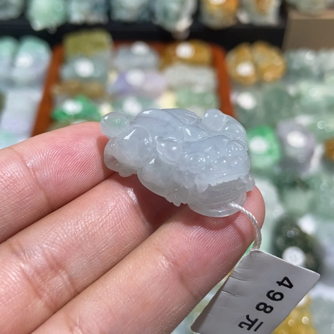 翡翠颈饰未镶嵌貔貅