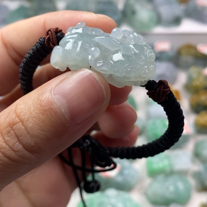 【闪购商品】翡翠颈饰未镶嵌貔貅