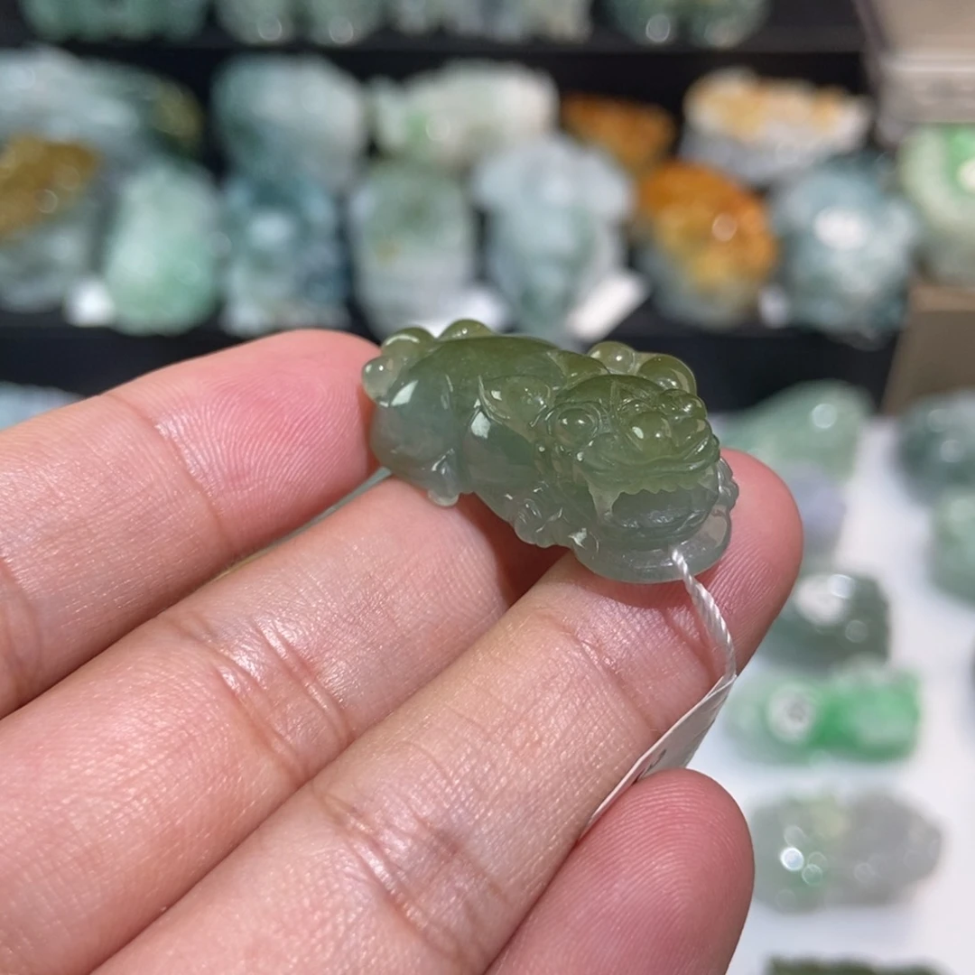 翡翠颈饰未镶嵌貔貅