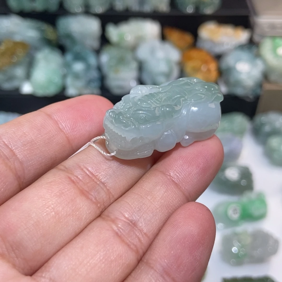 翡翠颈饰未镶嵌貔貅