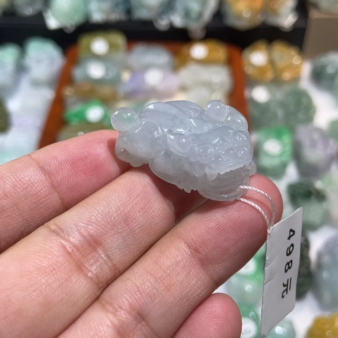 翡翠颈饰未镶嵌貔貅