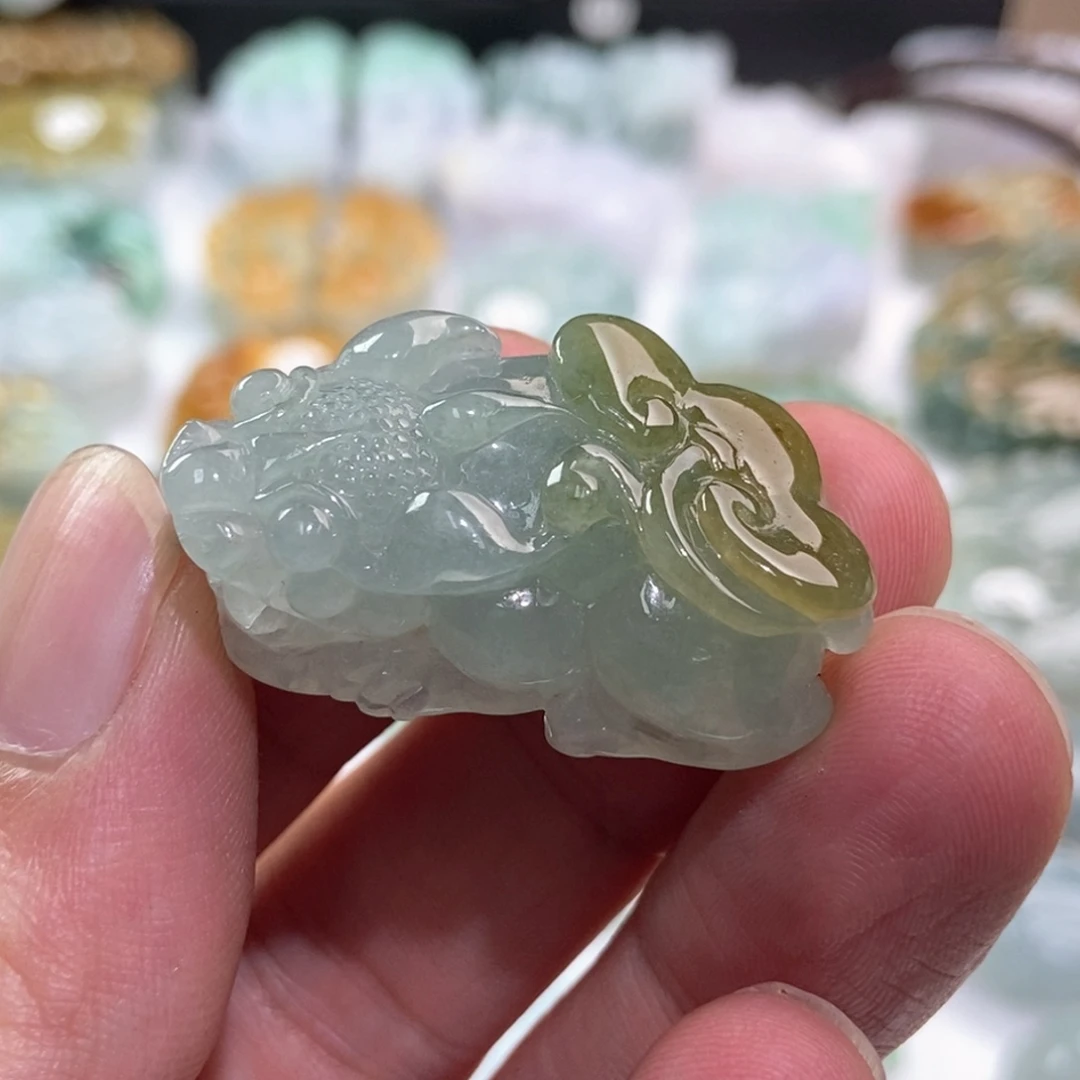 翡翠颈饰未镶嵌貔貅