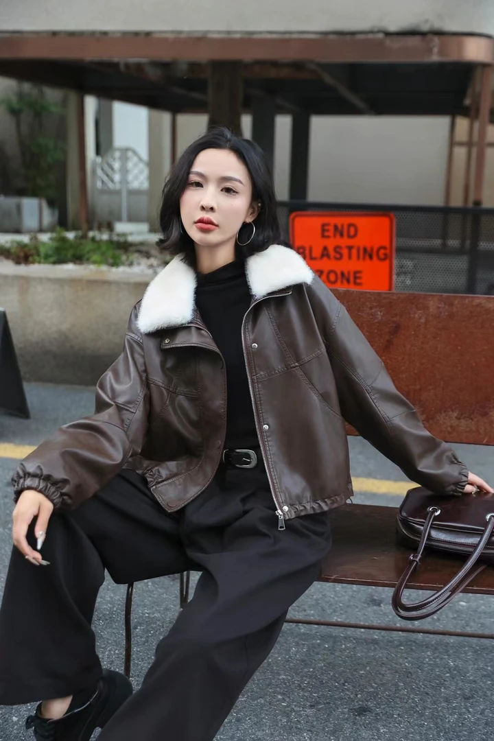 8901美拉德毛领短款蛋白皮皮衣外套女冬季显瘦过冬机车加毛派克服