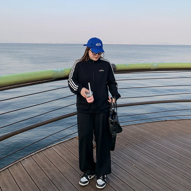 卡卡别吃了 胖MM运动风立领短外套/宽松直筒休闲裤女