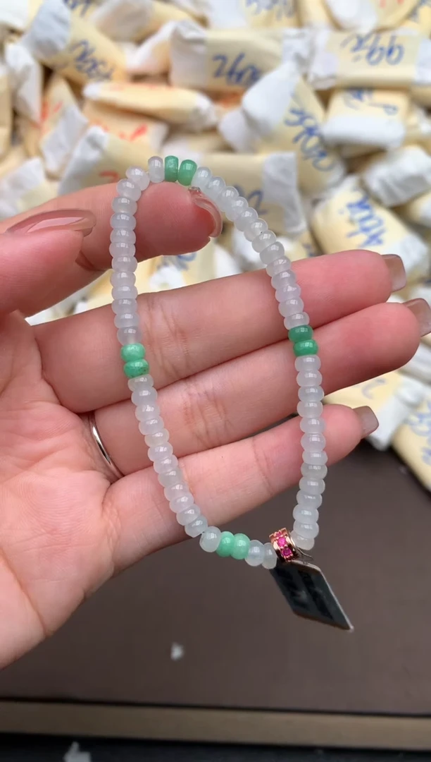 【闪购商品】翡翠手串未镶嵌  一