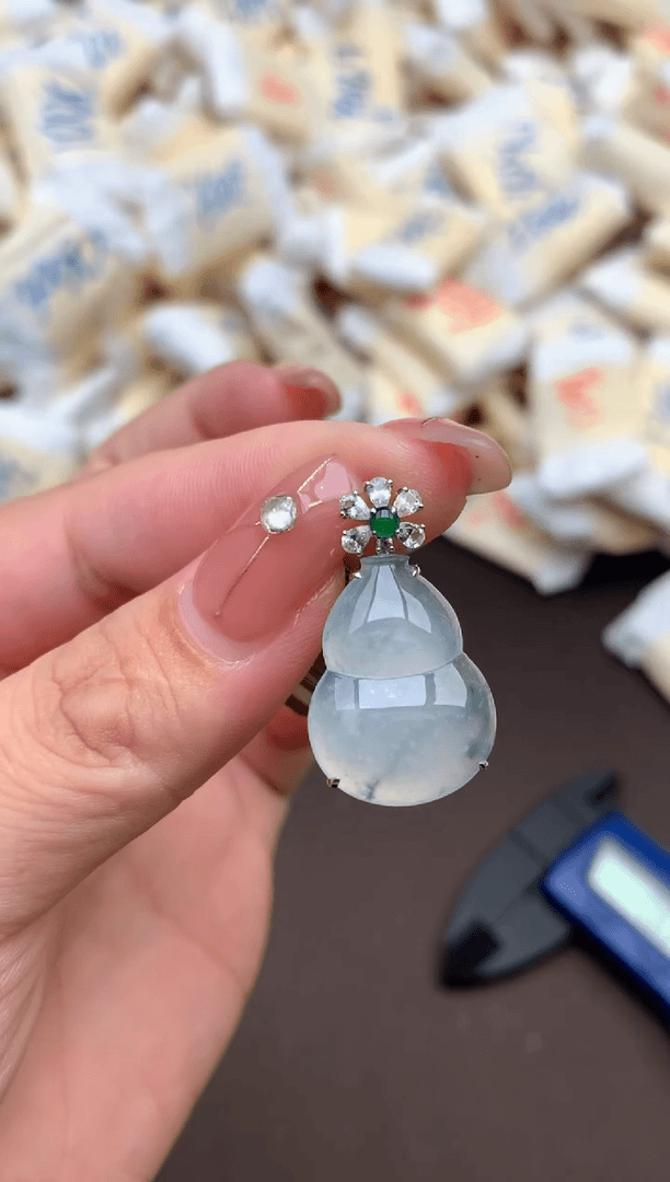【闪购商品】翡翠挂件18K金镶嵌一