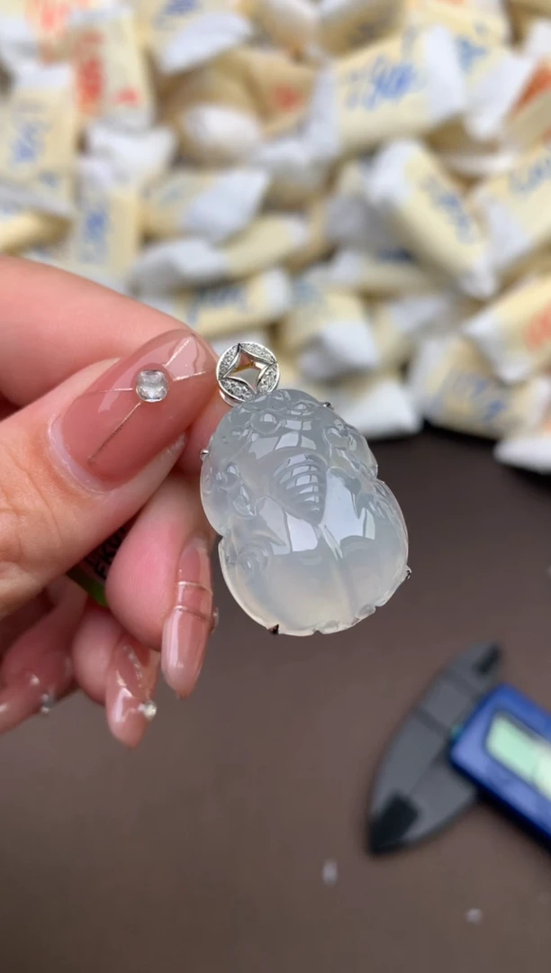 【闪购商品】翡翠挂件18K金镶嵌一