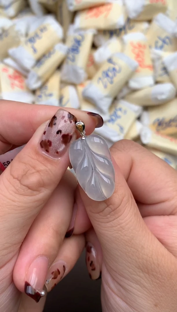 【闪购商品】翡翠挂件18K金镶嵌—