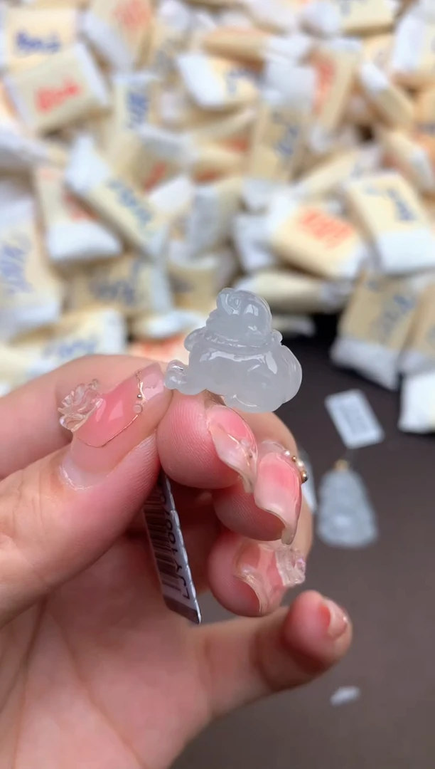 【闪购商品】翡翠挂件未镶嵌一