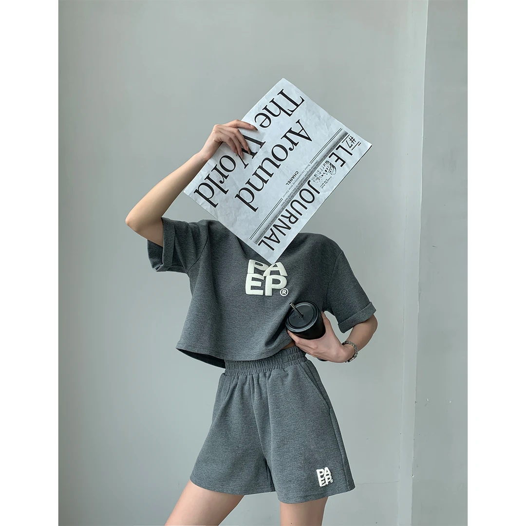 06.15  P0615T2707 泡泡贴套装短款宽松logo短袖上衣＋高腰休闲裤