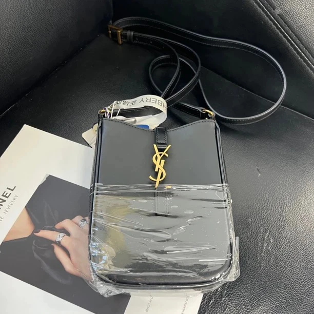 95新 YSL/圣罗兰 捐金沉珠/手机包