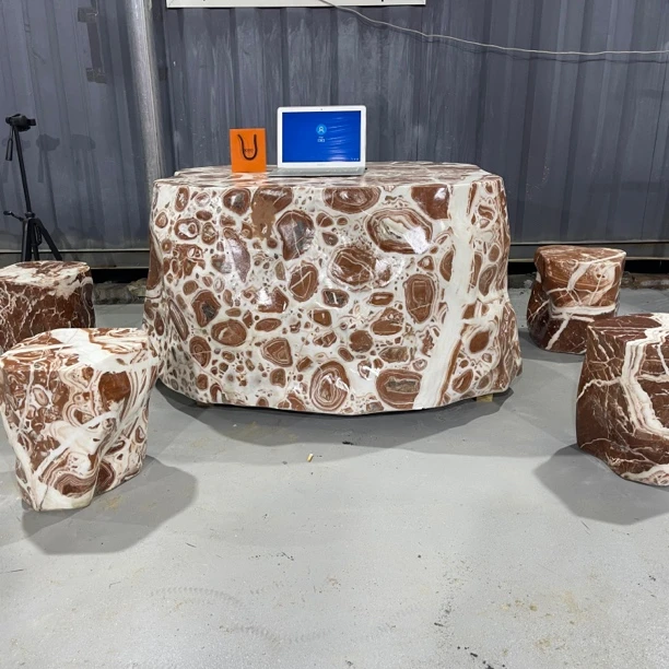 鸡血石整石石桌高档石桌石凳一套自建房别墅庭院精品石桌摆件