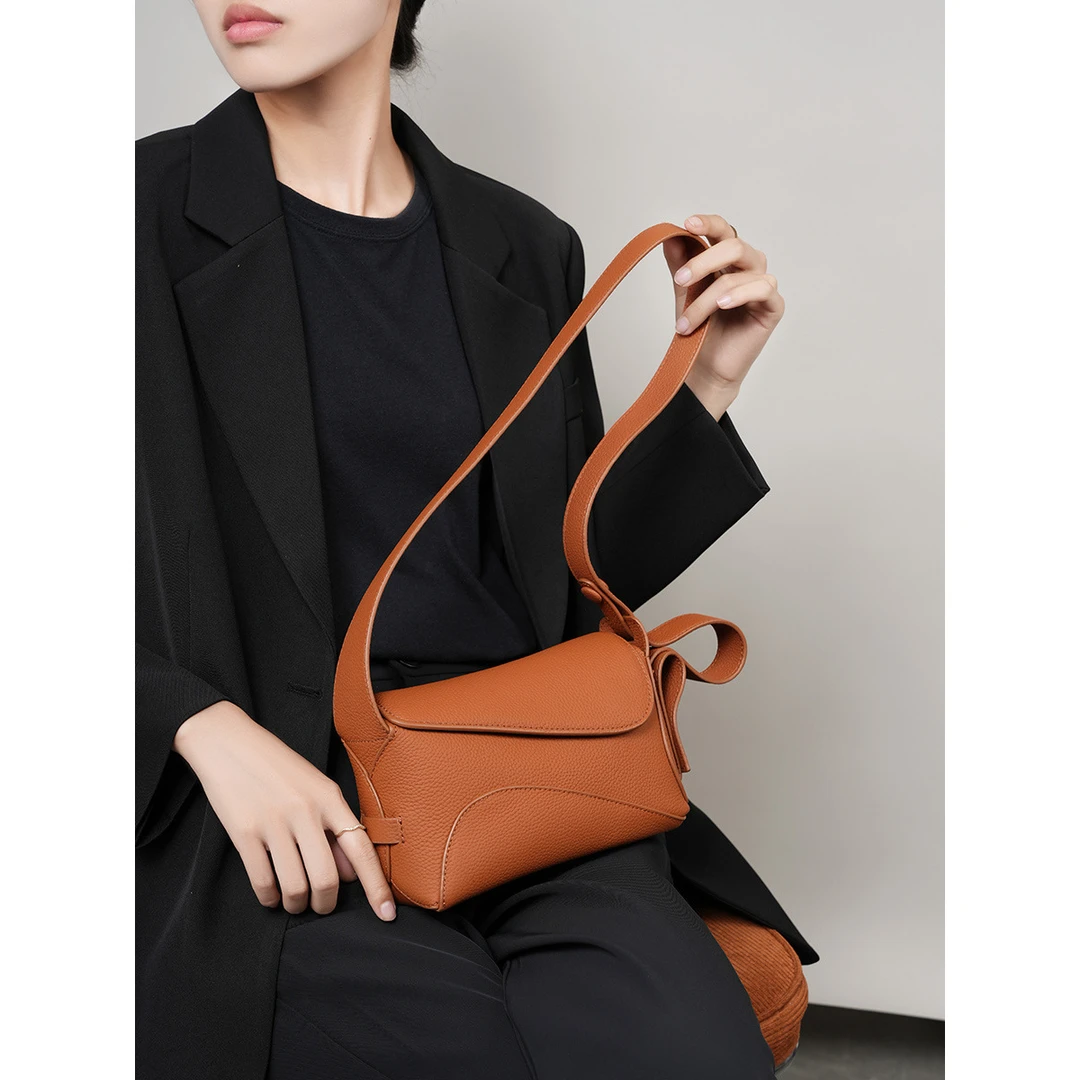 出门随身小包真皮大容量腋下包女2024夏新款百搭单肩斜挎托特包包