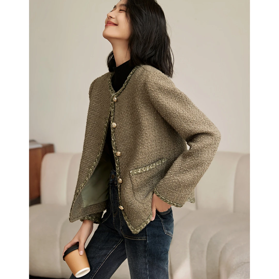 沫晗依美冬季新款时尚百搭舒适女显瘦外套精致小香风短款气质外套