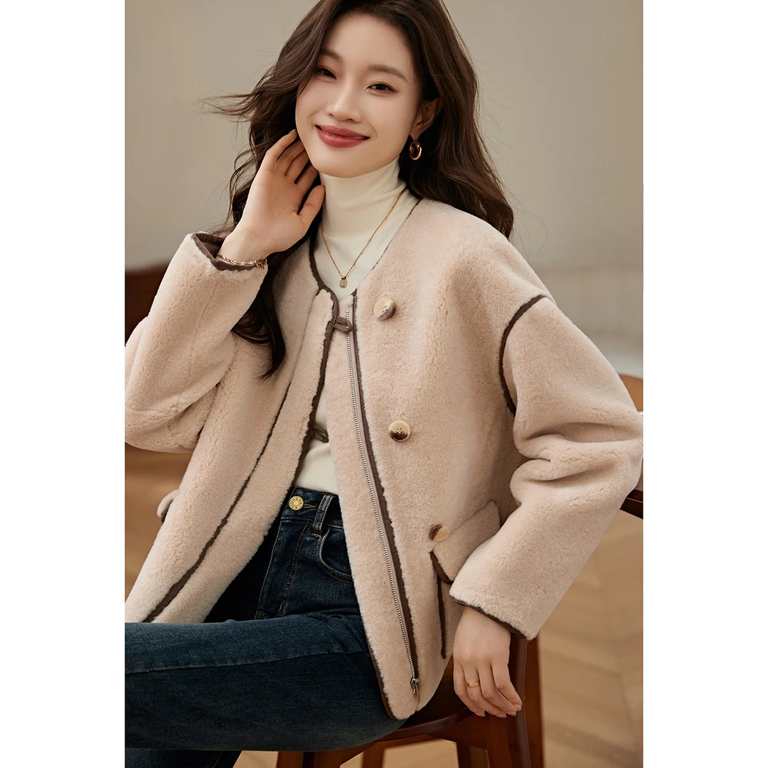 沫晗依美23冬新款休闲宽松保暖外套仿皮毛一体圆领休闲保暖外套