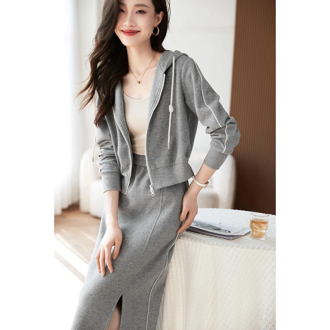 沫晗依美卫衣套装2025春季休闲短款连帽卫衣+高腰半身长裙套装女