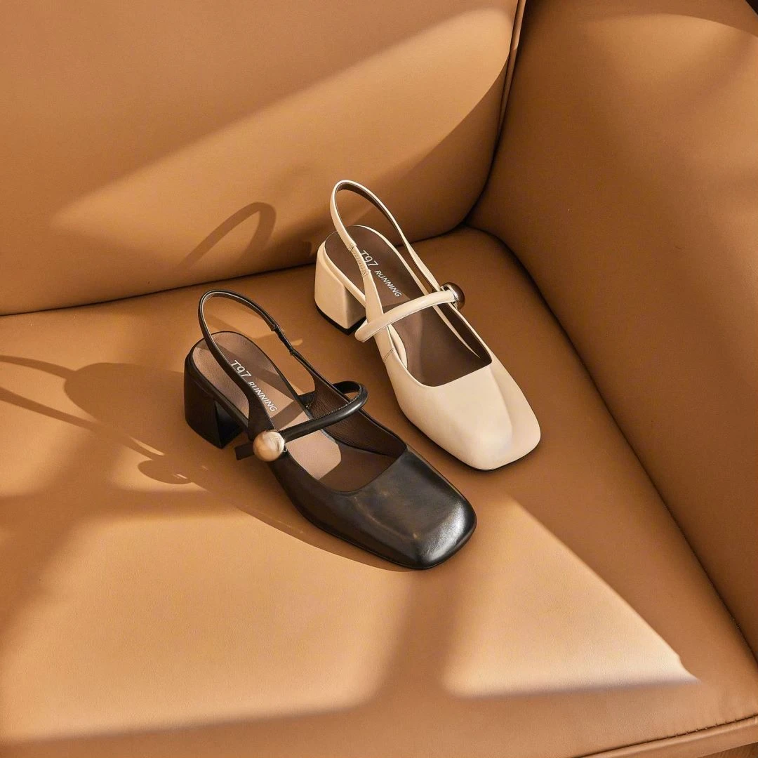 东东2024夏新款粗跟包头凉鞋女百搭时尚方头复古中跟真皮女鞋S214