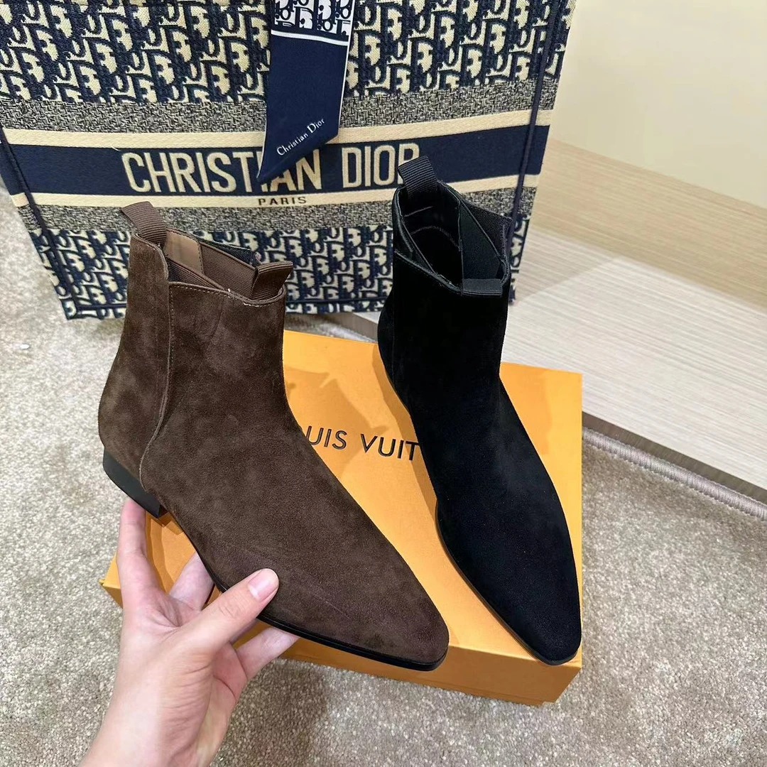 东东2024秋冬新款时尚百搭平底粗跟尖头欧洲站后瘦瘦靴裸靴995