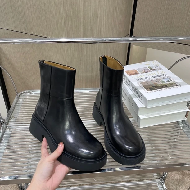 东东2024秋季新款欧货英伦风时尚百搭圆头后拉链短筒马丁靴X9511