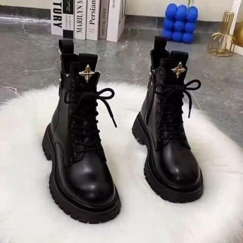 爆款马丁靴女新款冬季厚底英伦风靴子加绒保暖短靴女士鞋雪地靴子