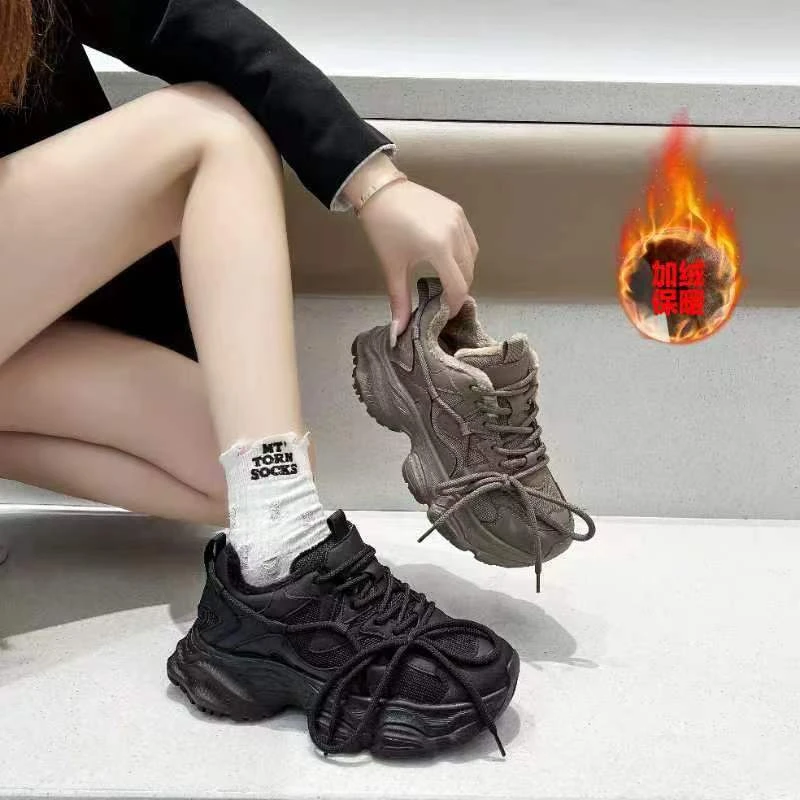 【小虎牙】老爹鞋女2024新秋冬保暖超火轻便厚底防滑运动鞋931